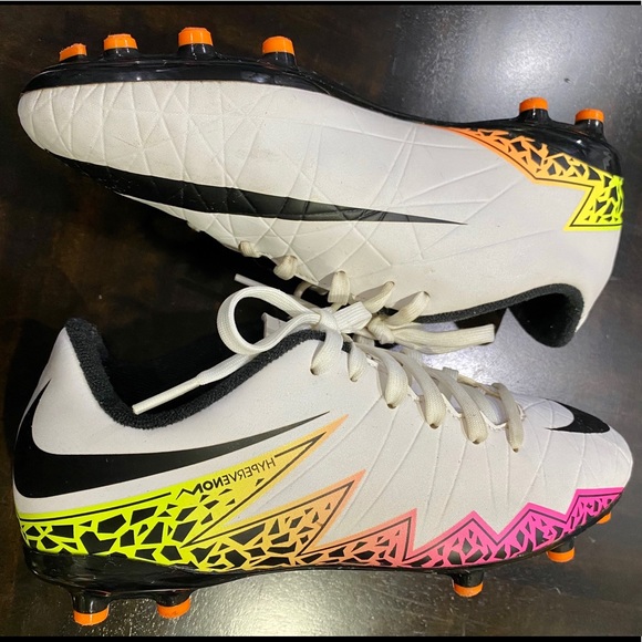 nike hypervenom size 4
